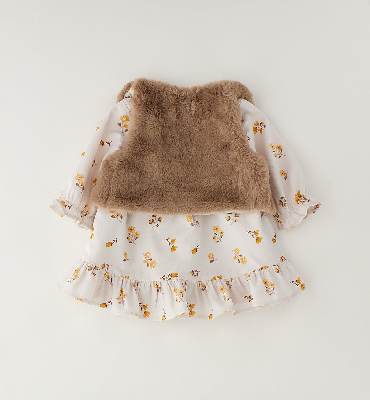 ABITINO IN VELLUTO A COSTINE FONDO BEIGE FIORI GIALLI CON SMANICATO PELOUCHE