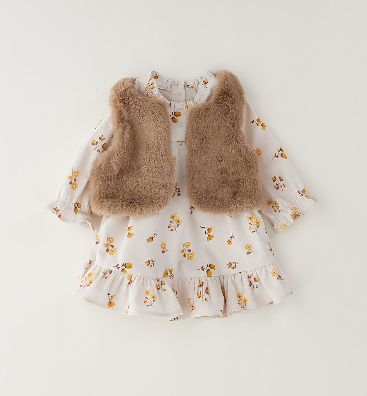 ABITINO IN VELLUTO A COSTINE FONDO BEIGE FIORI GIALLI CON SMANICATO PELOUCHE