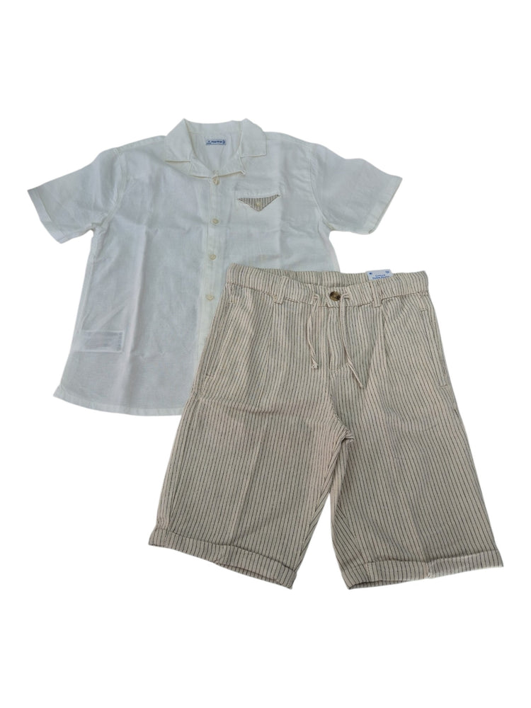 Completo due pezzi Mayoral camicia bianca e bermuda beige con righe blu