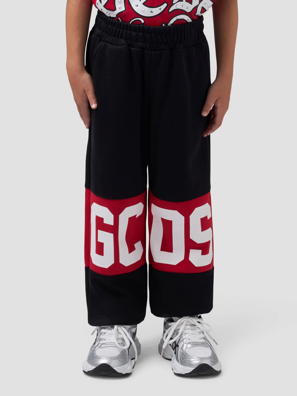 PANTALONE BAND LOGO GCDS NERO LOGO ROSSO