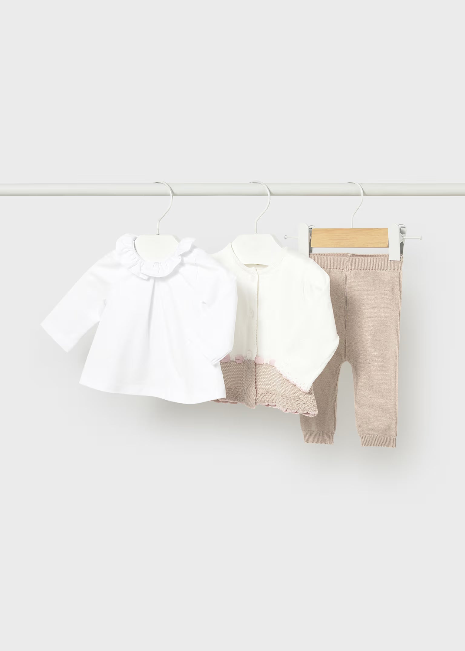 Completo 3 pezzi Mayoral tricot neonata - Beige