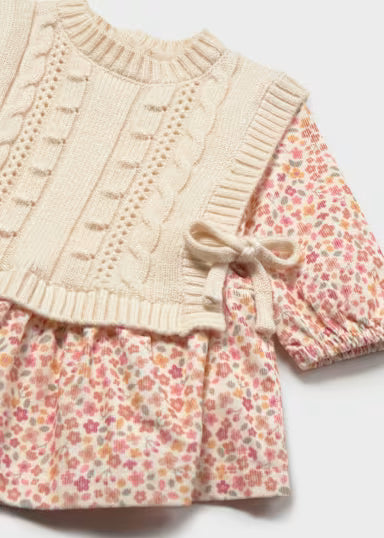 ABITINO FIORI CON GILET TINTA UNITA CREMA